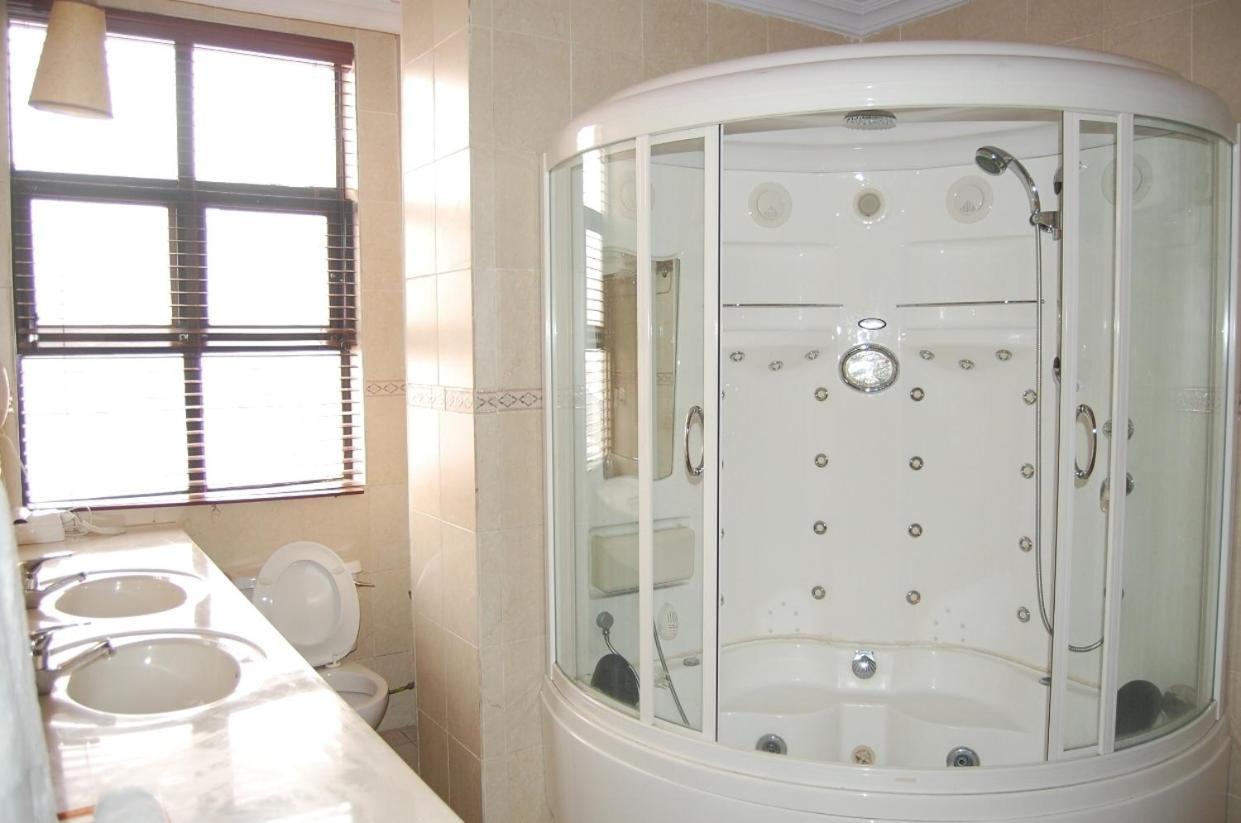 Owu Crown Hotel איבאדן חדר תמונה