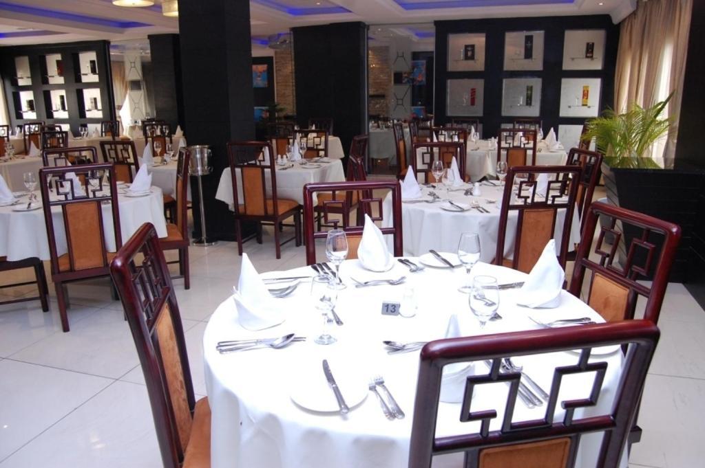Owu Crown Hotel איבאדן מראה חיצוני תמונה