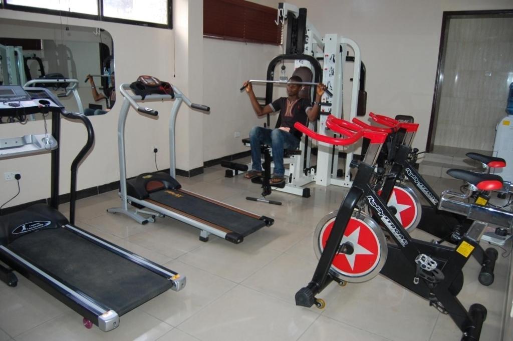 Owu Crown Hotel איבאדן מראה חיצוני תמונה