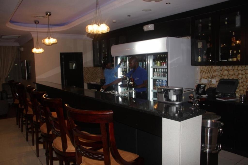 Owu Crown Hotel איבאדן מראה חיצוני תמונה