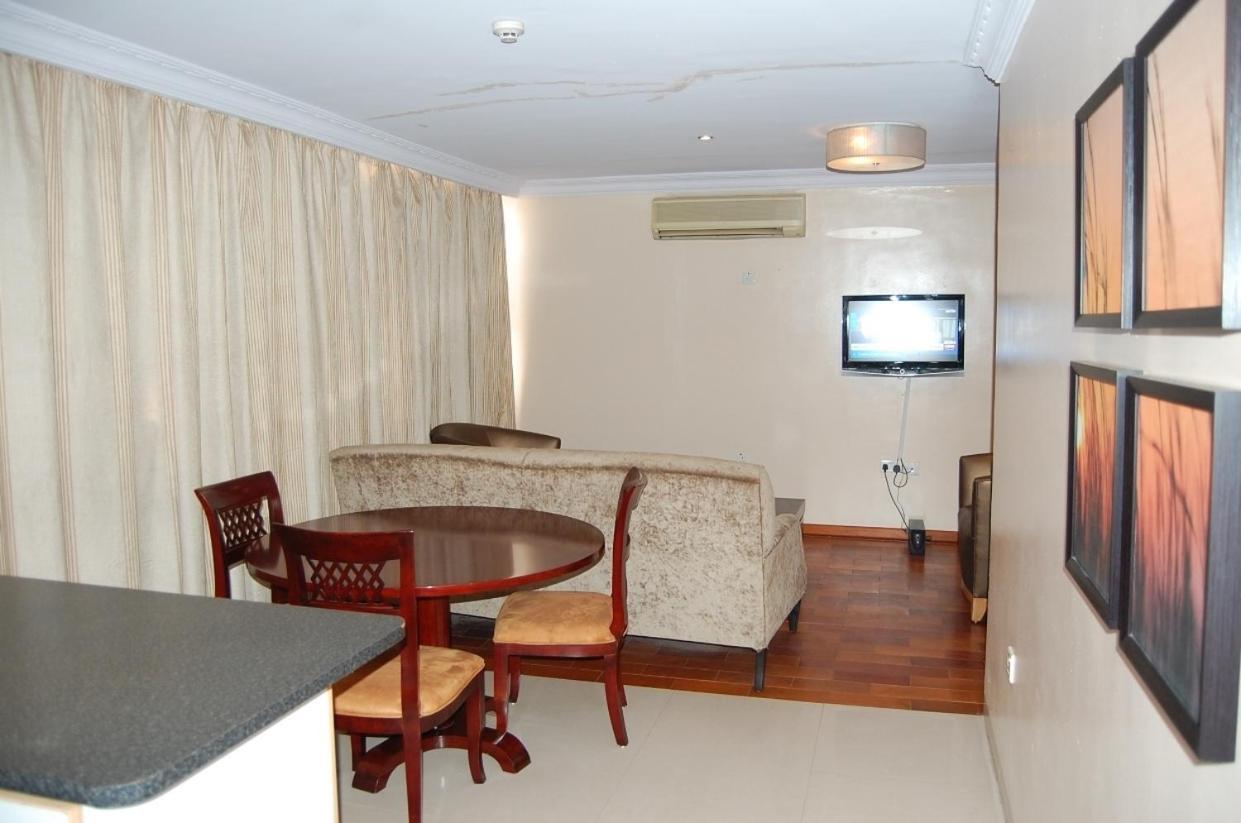Owu Crown Hotel איבאדן מראה חיצוני תמונה