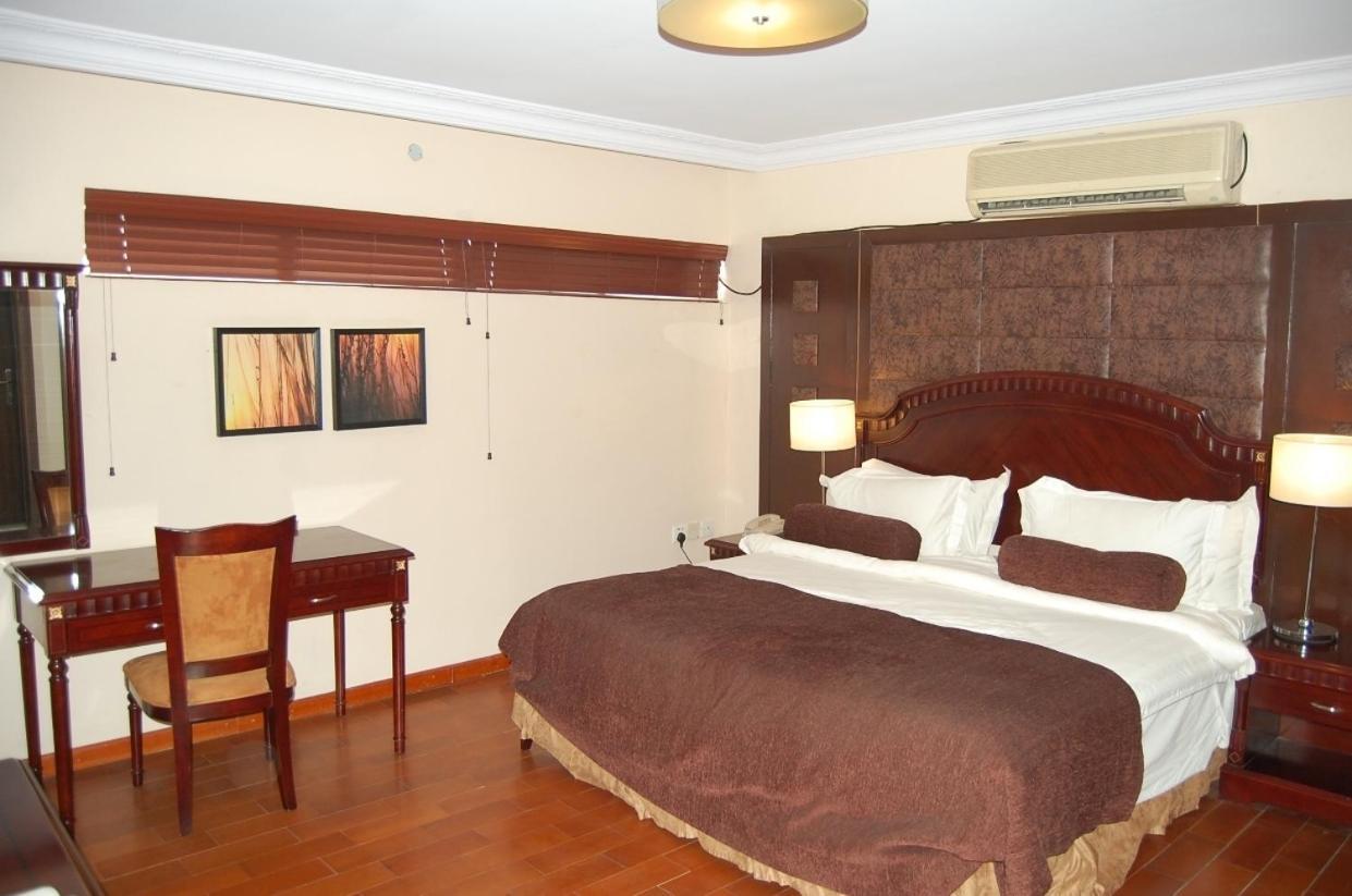 Owu Crown Hotel איבאדן חדר תמונה