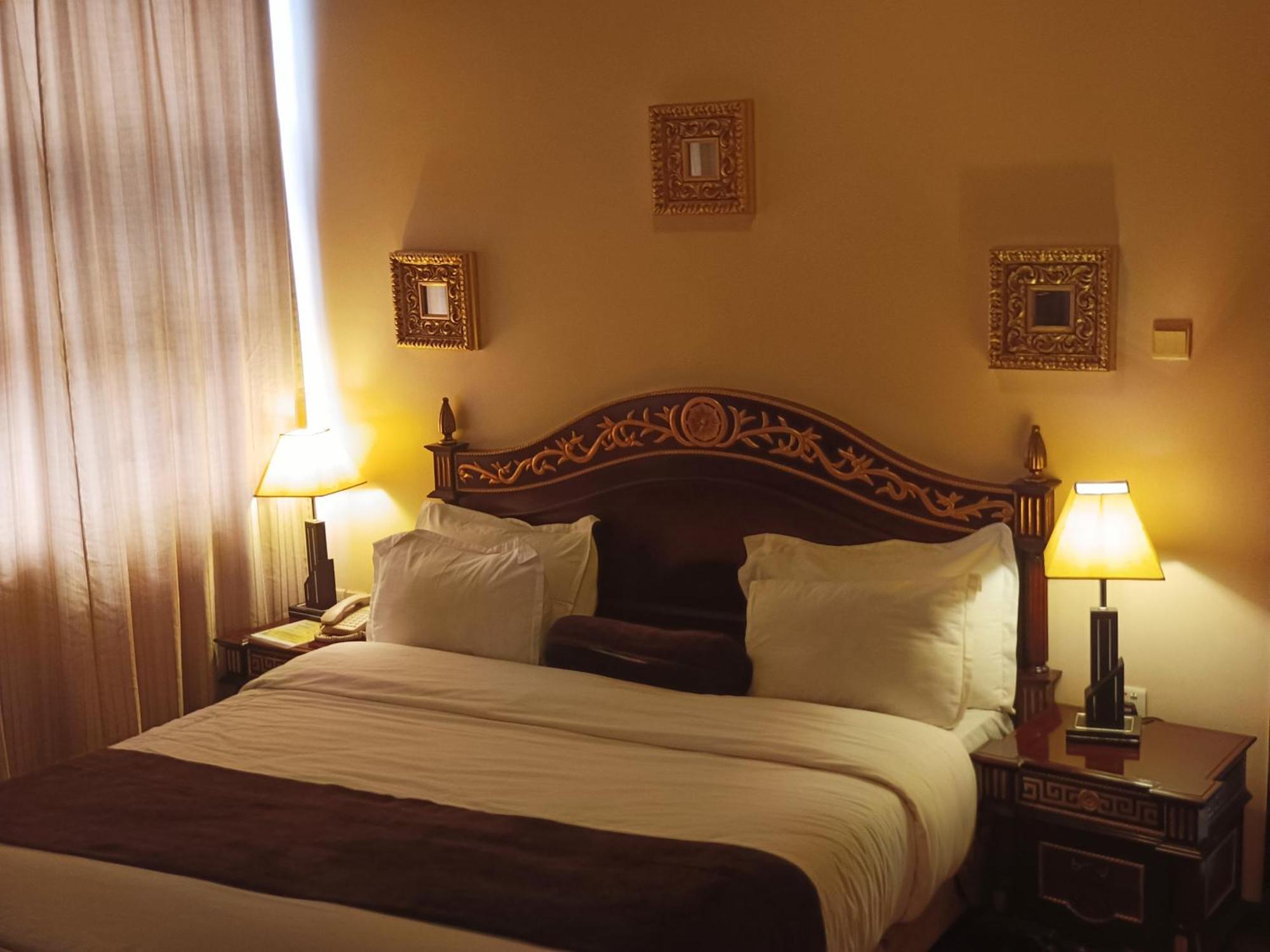 Owu Crown Hotel איבאדן מראה חיצוני תמונה