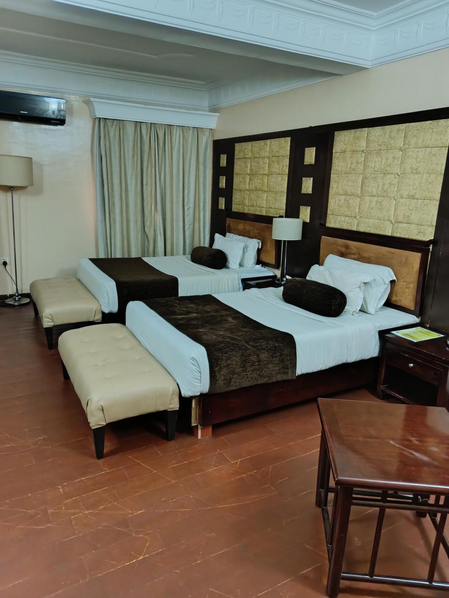 Owu Crown Hotel איבאדן מראה חיצוני תמונה